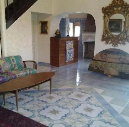 B E B- Il Casale Del Melograno-country House לינה וארוחת בוקר *